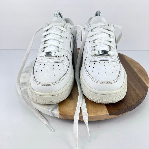 Nike Air Force 1 Low Triple White Shoes 314192-117 Youth Boys 5.5 Women's 7 - Picture 4 of 9